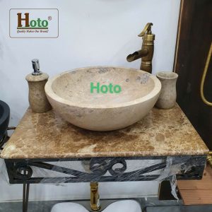 Bàn đá lavabo treo tường gọn gàng, thẩm mỹ cho nhà vệ sinh theo phòng cách tân cổ điển.