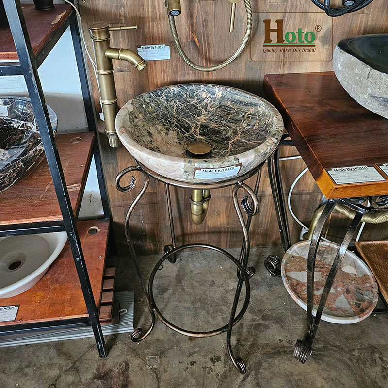 Chân sắt mỹ thuật dùng để đặt chậu lavabo gọn gàng cho nhà tắm.