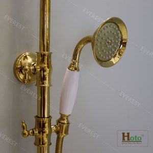 Vòi sen tắm đứng mạ vằng bằng đồng đính đá cao cấp cho nhà tắm cổ điển.