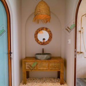 Sen cây bằng đồng Kanly GCS18 với bề mặt cổ điển sang trọng cho nhà tắm.