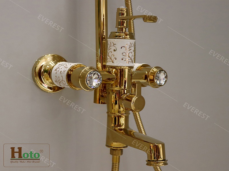 Sen cây tắm đứng mạ vàng sang trọng cao cấp dành cho nhà tắm.